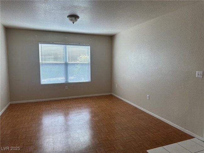 Building Photo - 555 E Silverado Ranch Blvd