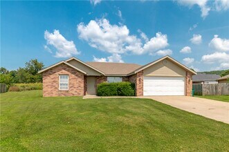 Building Photo - 1230 Bo Ln