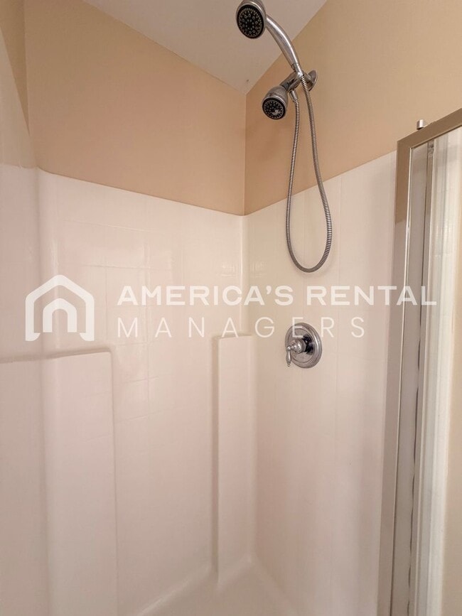 Building Photo - Calera One-Level Living with Spacious Layout