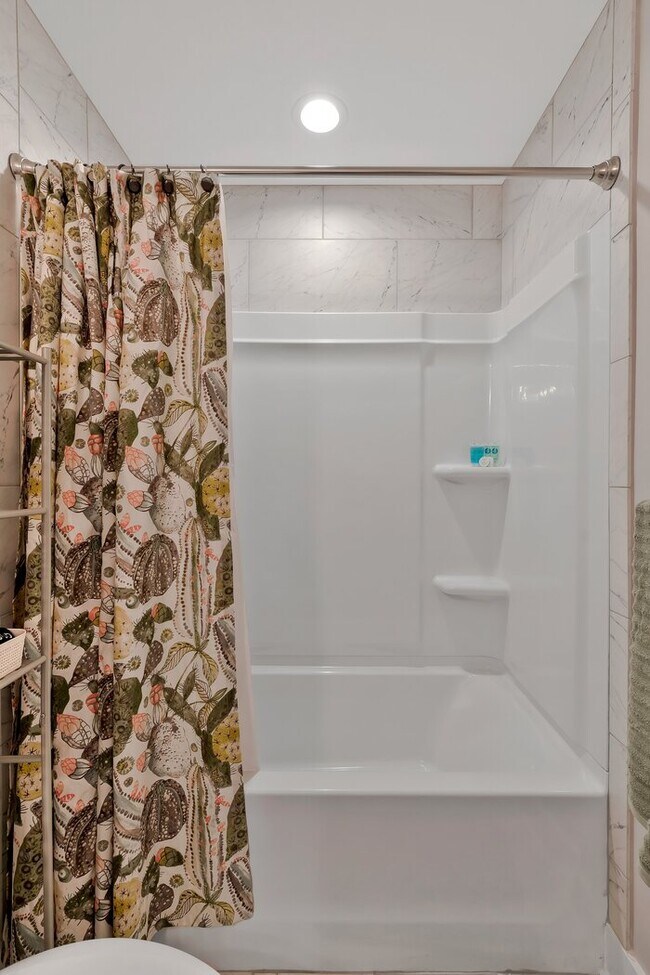 Building Photo - Unit #31 (166 Sango Rd)