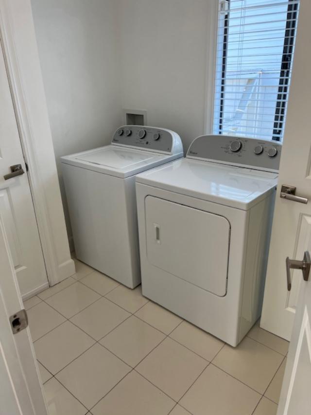 Laundry room with Whirlpool washer and gas dryer - 2812 Anchor Ave