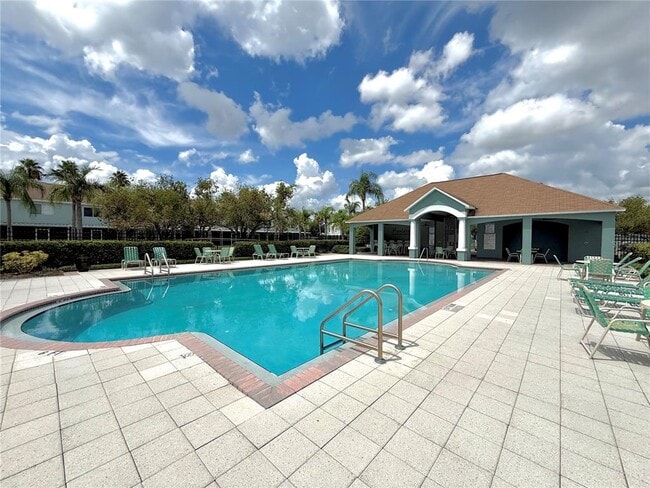 Building Photo - 2037 Fluorshire Dr