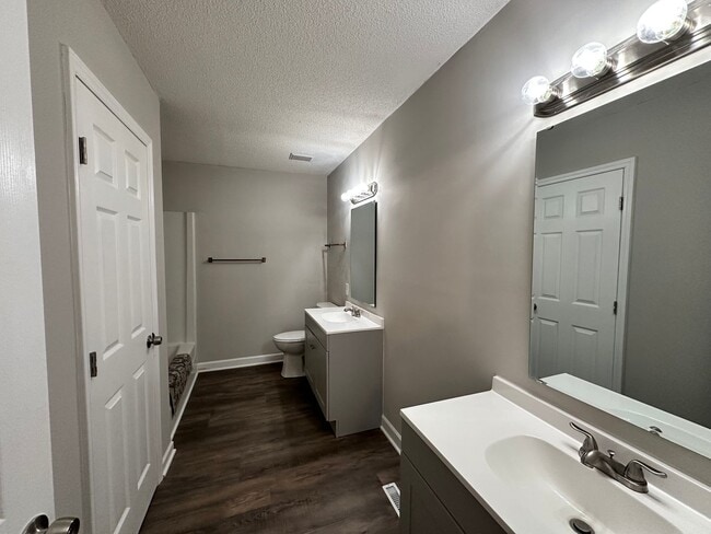 Building Photo - Exclusively Offered By Muse Realty Rentals...