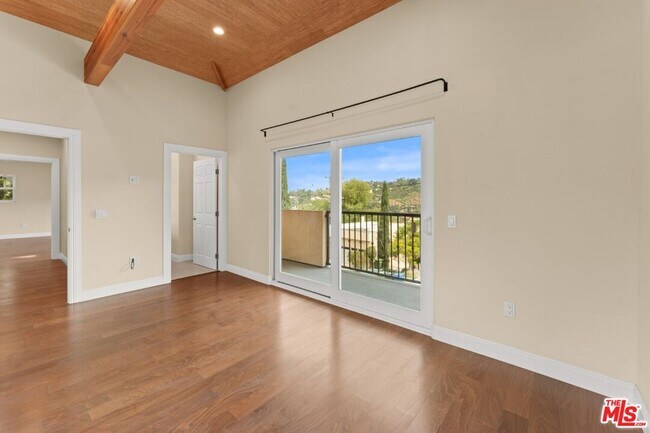 Building Photo - 1630 Bridgeport Dr