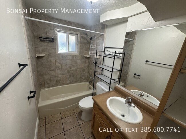 Building Photo - 2291 Longmeadow Dr