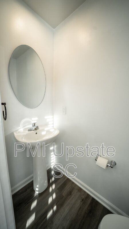 Building Photo - 226 Coldwater Creek Ct
