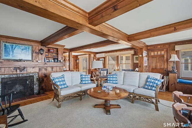 Building Photo - 217 W Shore Ave