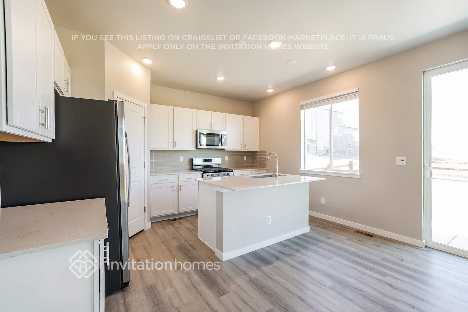 Building Photo - 3383 N Irvington St