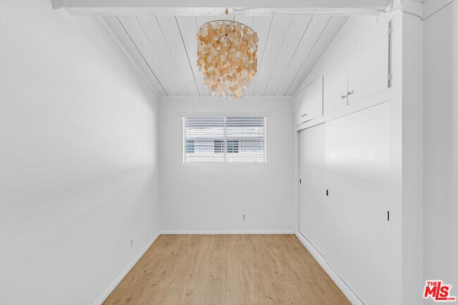 Building Photo - 4040 Grand View Blvd