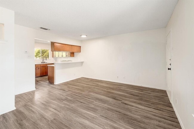 Building Photo - 509 Cedar Dr