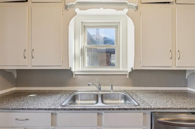 Building Photo - 1220 NW 43rd St