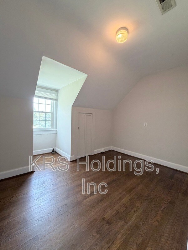Building Photo - 2709 Old Forest Rd