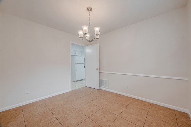 Building Photo - 5711 Braesvalley Dr