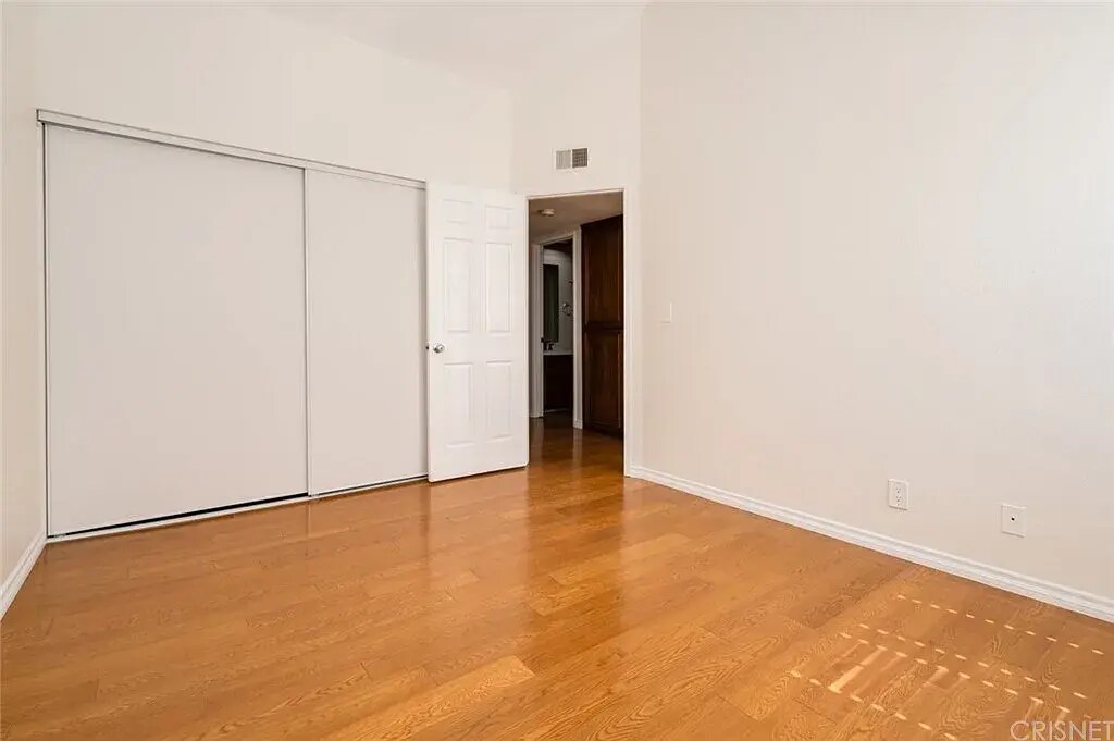 Building Photo - 15024 Nordhoff St