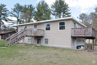 Building Photo - 2 Bedroom Lower Duplex