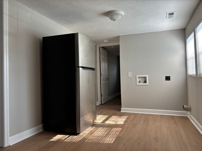 Building Photo - Fully Remodeled 2-Bedroom Home Near Grant Beach Park – Move-In Ready! (Ask about our special)