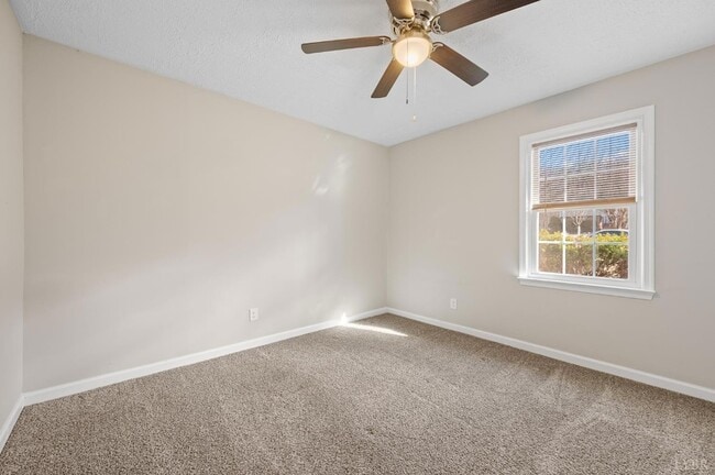 Building Photo - 117 Settlement Dr