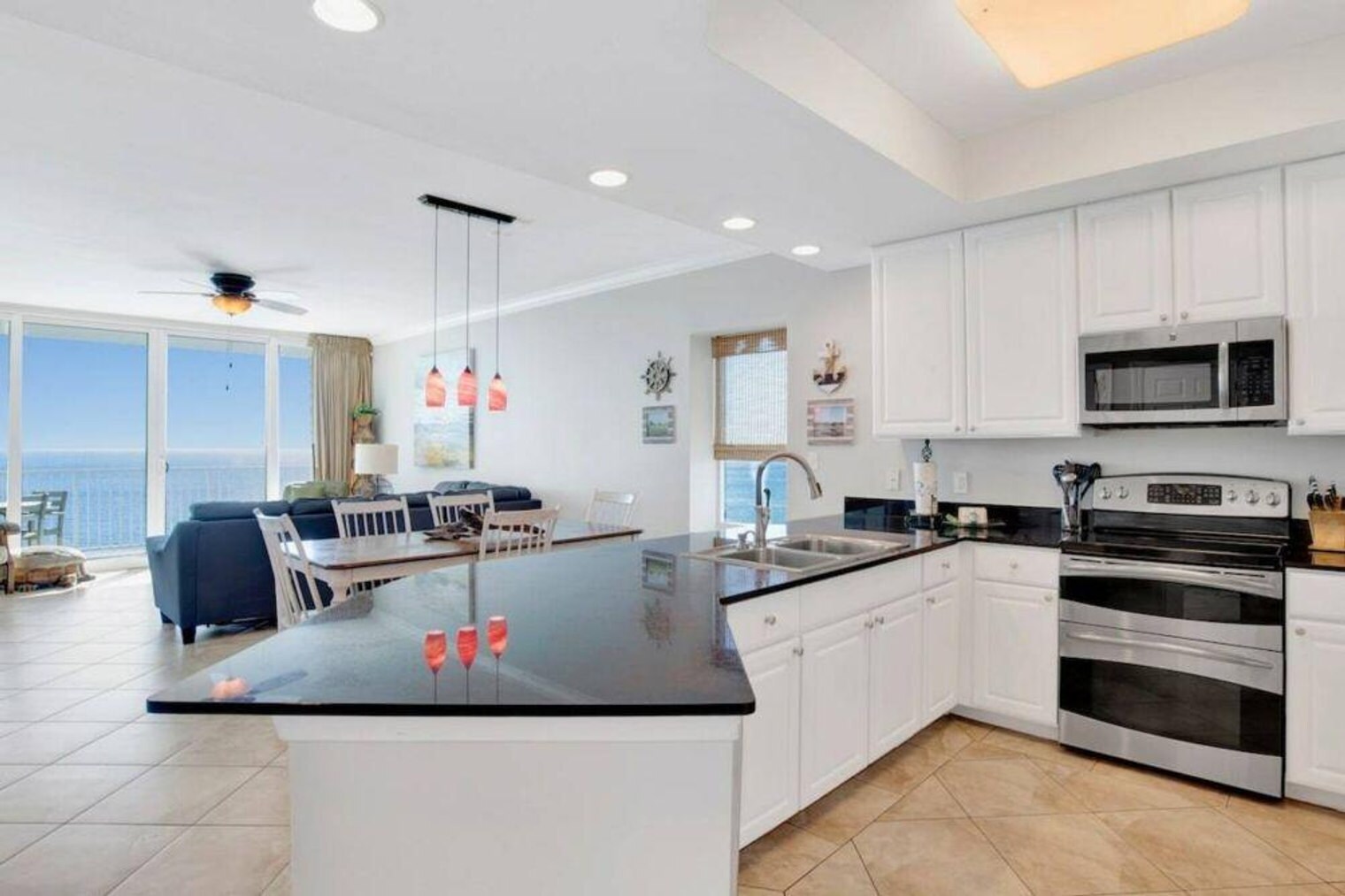 Building Photo - 365 E Beach Blvd