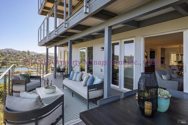 Building Photo - Resort Style Living in Prime Tiburon Location!