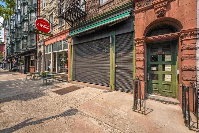 Building Photo - 1112 Washington St