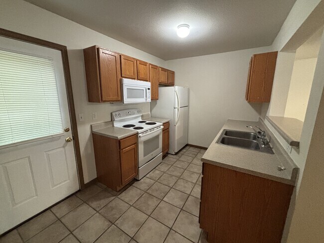 Building Photo - 314 Burnside Dr