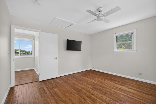 Building Photo - 272 Elm St