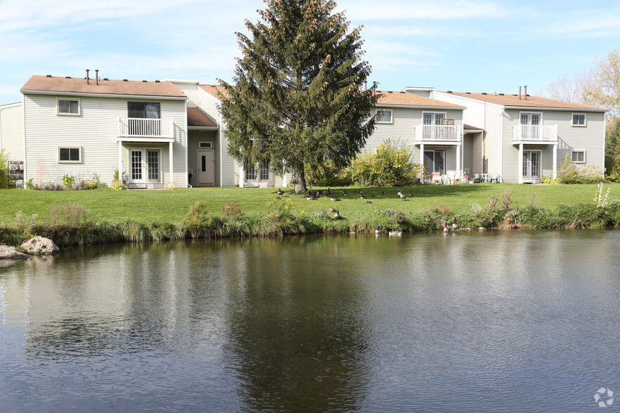 Building Photo - Springlake Apartments & Townhouses