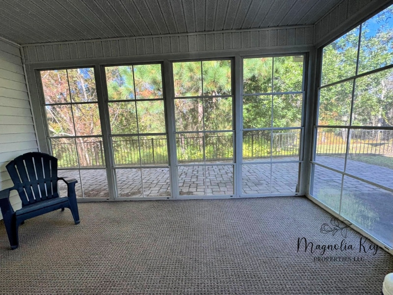 Building Photo - 765 Riverward Dr