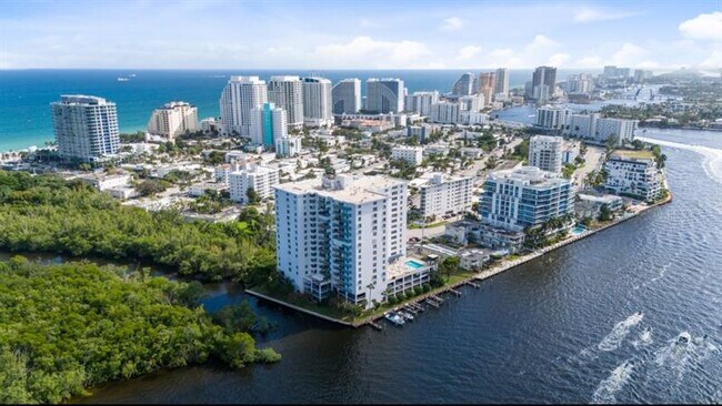 Building Photo - 777 Bayshore Dr