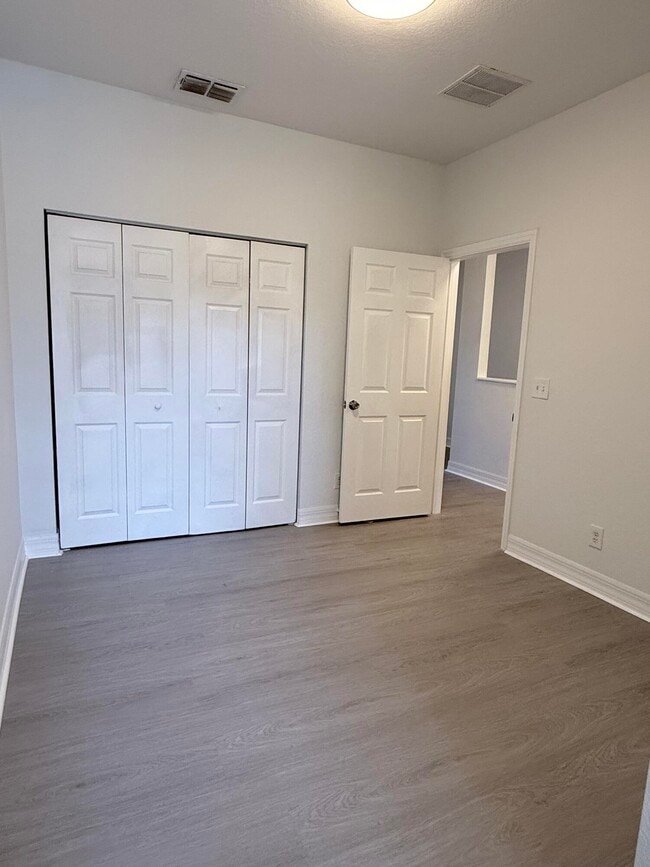 Building Photo - 820 Pipers Cay Dr