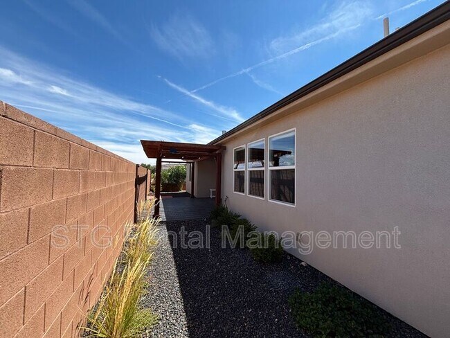 Building Photo - 1792 W 150 S