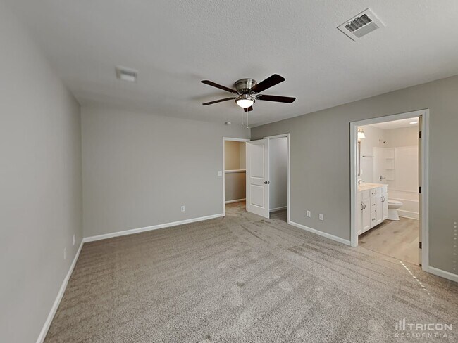 Building Photo - 208 Chestnut Oak Ln