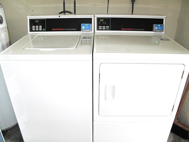 Building Photo - 14500 Canalview Dr