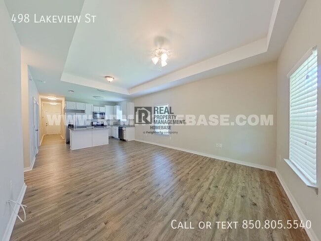 Building Photo - 498 Lakeview St