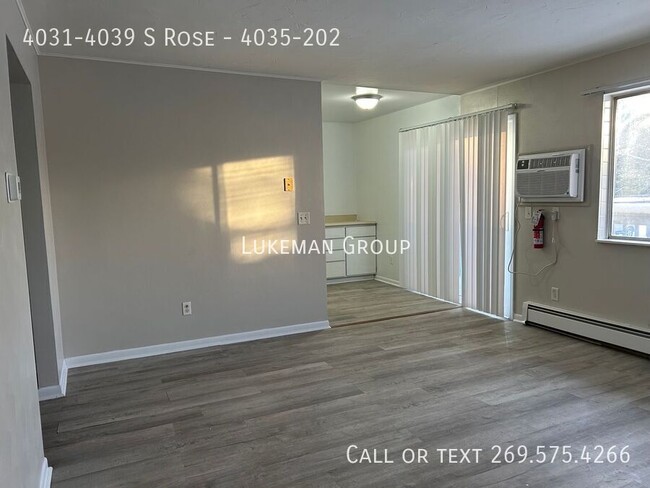 Building Photo - 4035 S Rose St # 202 2BD/1BATH Oakhurst Ap...