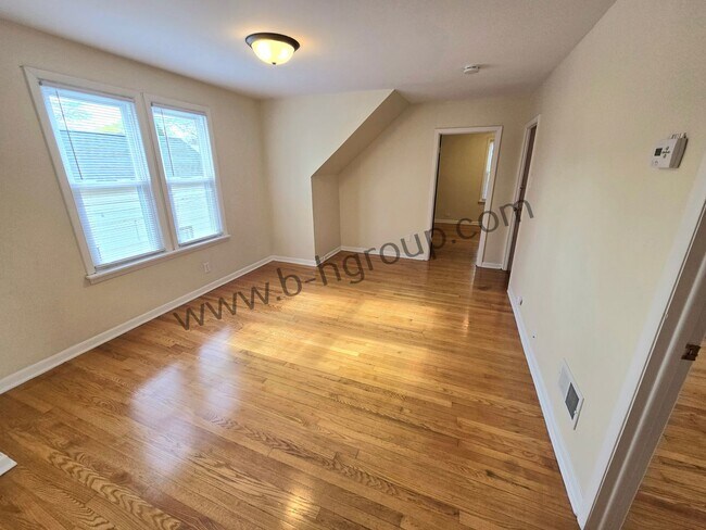 Building Photo - 609 45th St