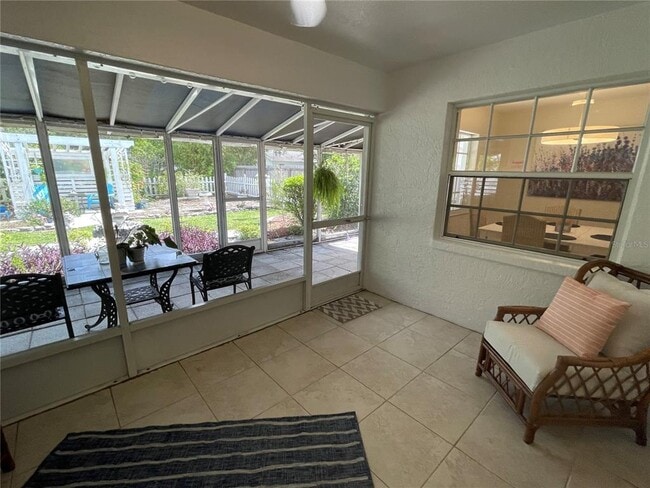 Building Photo - 1012 Laurel Ave