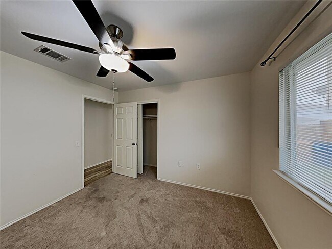 Building Photo - 12417 Sky Harbor Dr