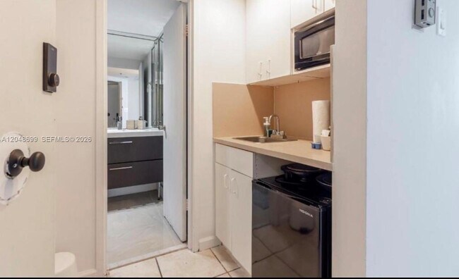 Building Photo - 5445 Collins Ave