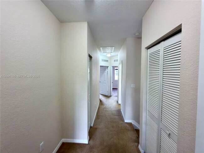 Building Photo - 14110 SW 51st Ct