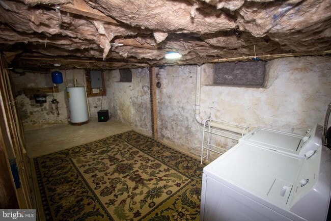 Building Photo - 234 E Linden St