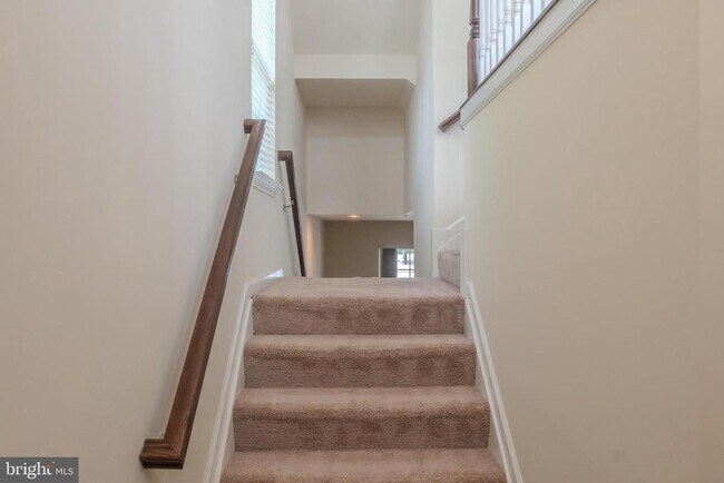 Building Photo - 726 Millhouse Dr
