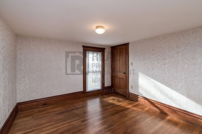 Building Photo - 1667 W Avenue