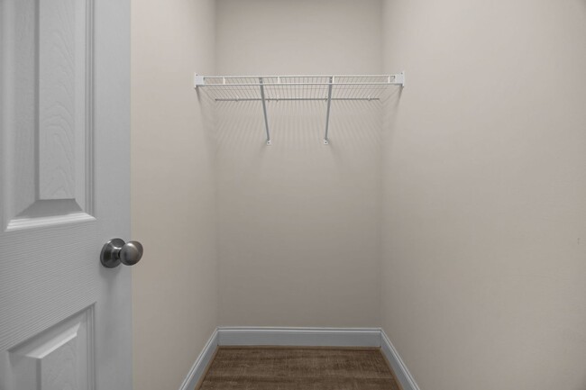 Building Photo - TWO BEDROOM UNIT FOR REDUCED RENTAL RATE!