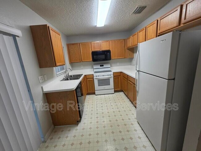 Building Photo - 2260 Fluorshire Dr