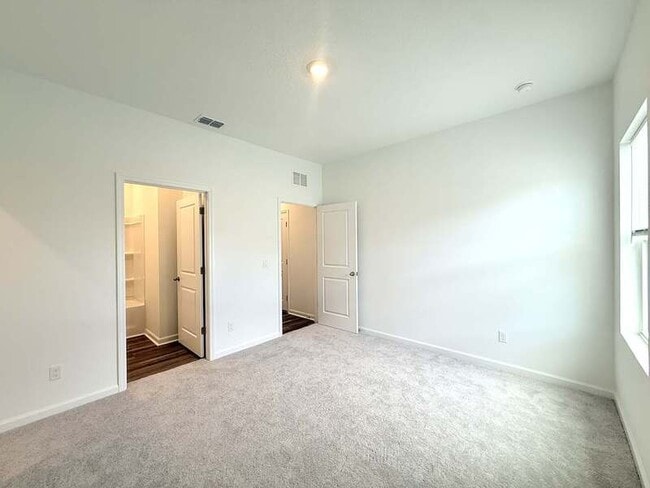 Building Photo - 14613 Italy Ave