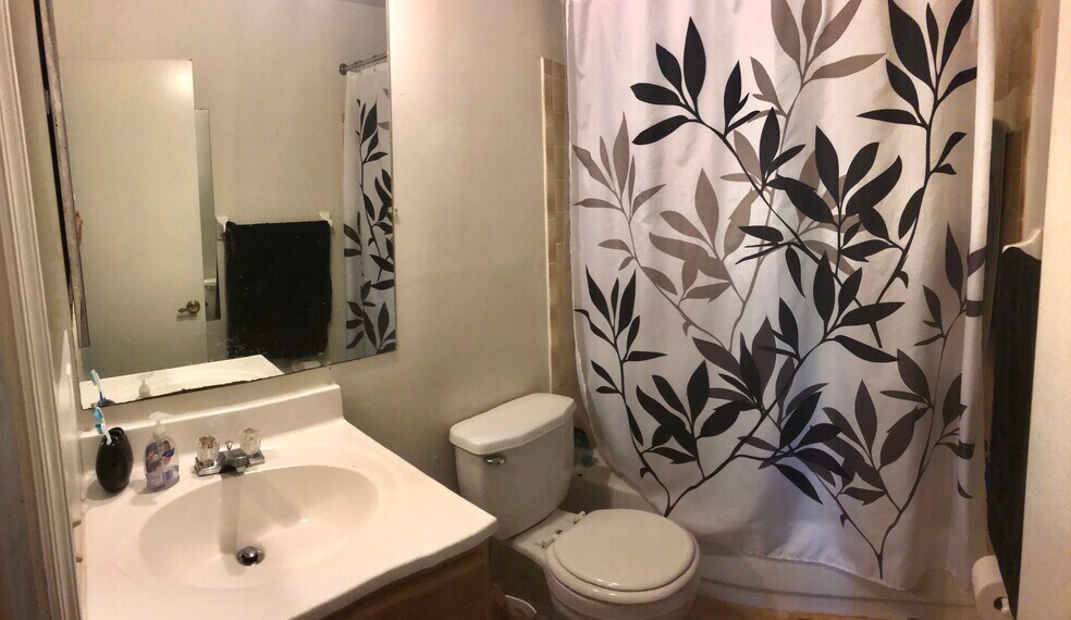 Building Photo - 506 Beechwood Ave