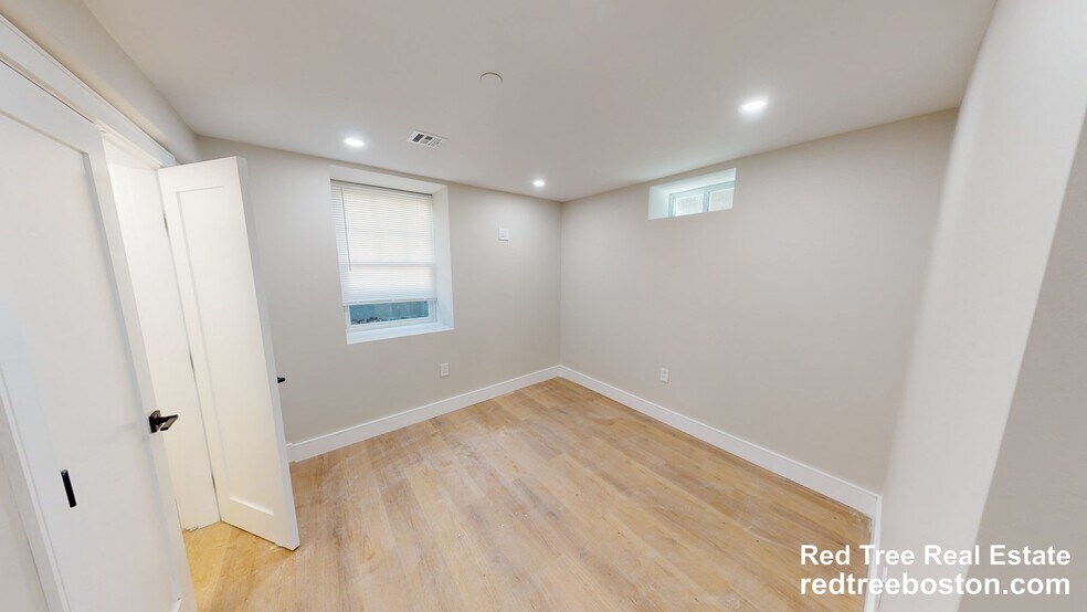 Building Photo - 93 Williston Rd