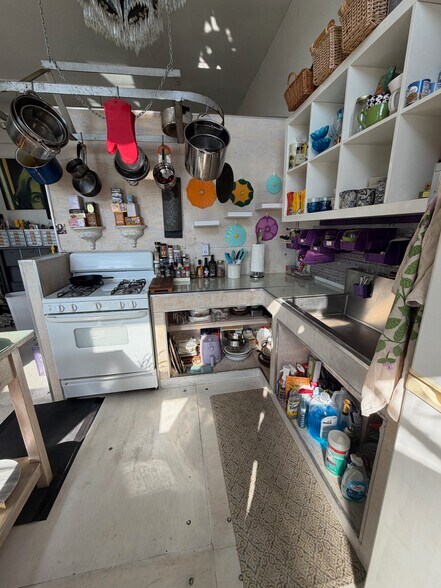 Building Photo - 101 Ten Broeck Ln