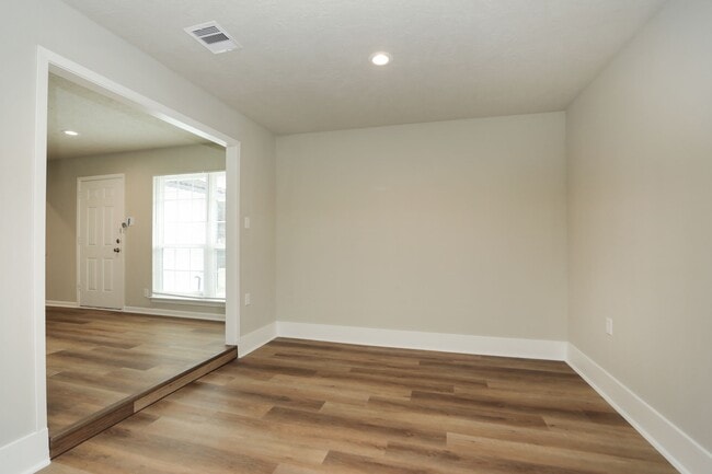 Building Photo - 913 Avenue M